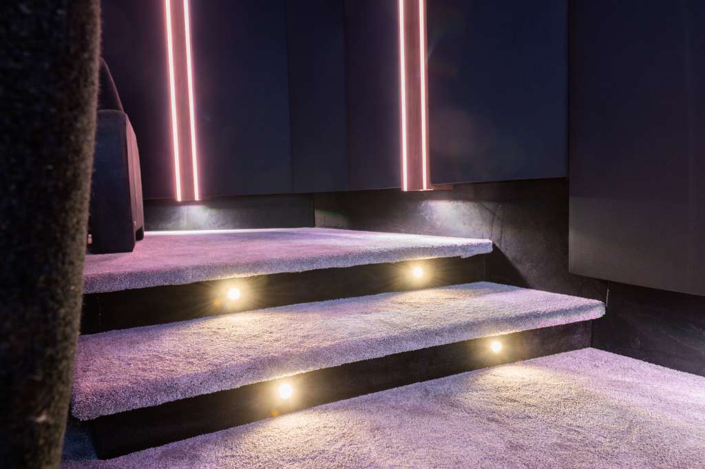 EclairageMarches SPOTS LED SalleCineThe7Art EclairageMarches SPOTS LED SalleCineThe7Art