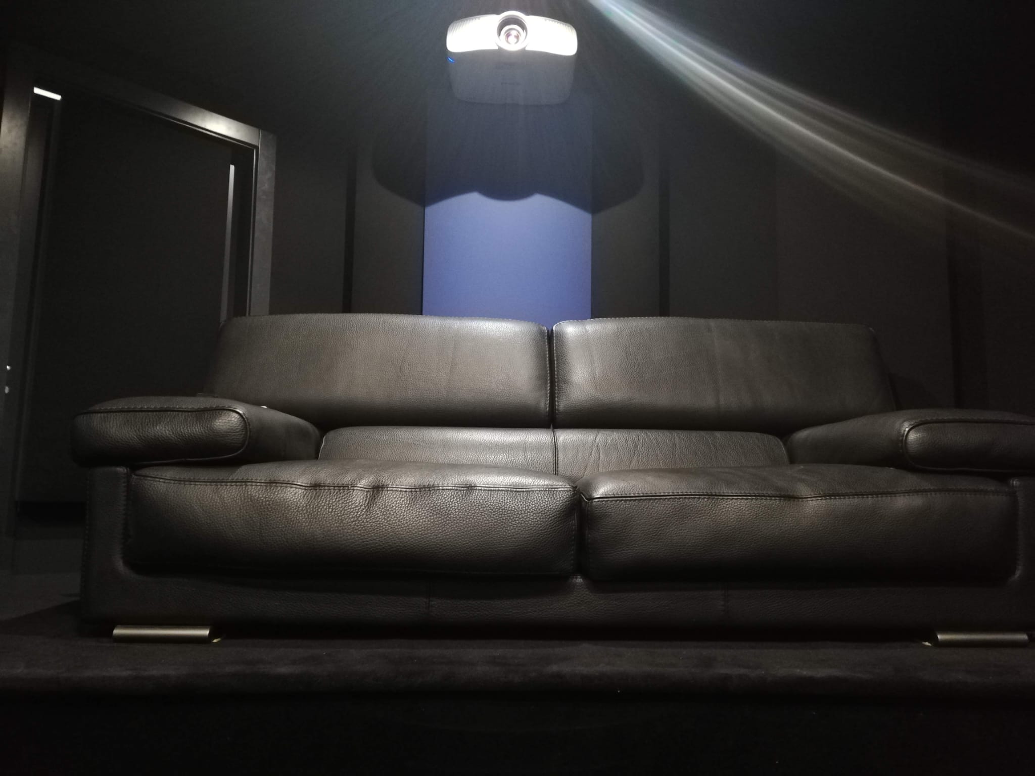 fonde salle avec canapé WhatsApp Image 2023 12 04 a 11.16.54 c02a1020