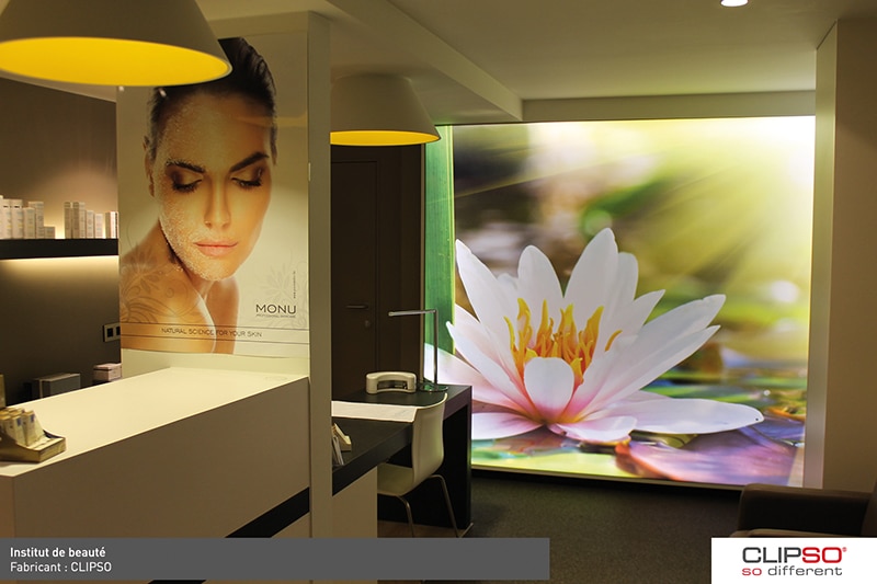 Tissu tendu mural imprimé salon esthétique, Pose de tissu tendu à Bordeaux